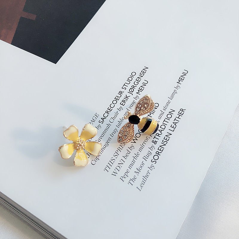 2022Fashionable simple sweet cute little bee earrings - Image 2